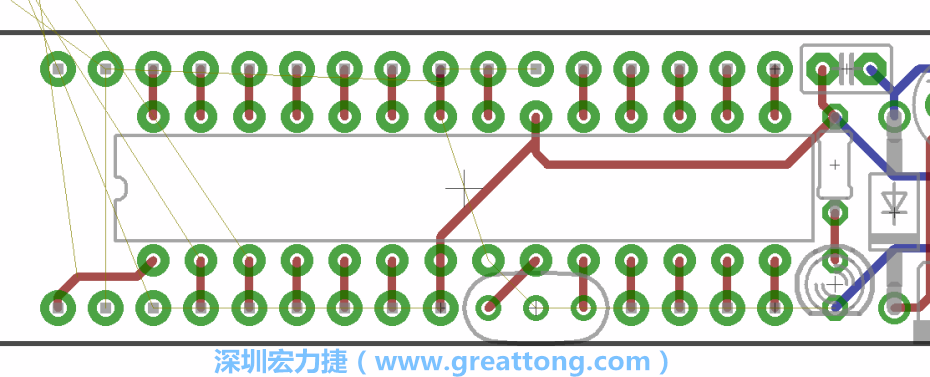 諧振器應擺放在ATmega微控制器的針腳8、9和10旁邊，在共鳴器和微控制器中間的高頻信號線應該要愈短愈好，此外，其它的信號線應該要遠離這個區(qū)域且配置在諧振器的下方，這樣做是為了防止不必要的無線電波干擾。